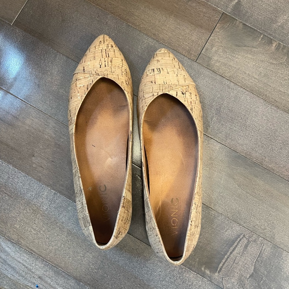 Vionic Cork Pointy Toe Flat 359caballo size 7M